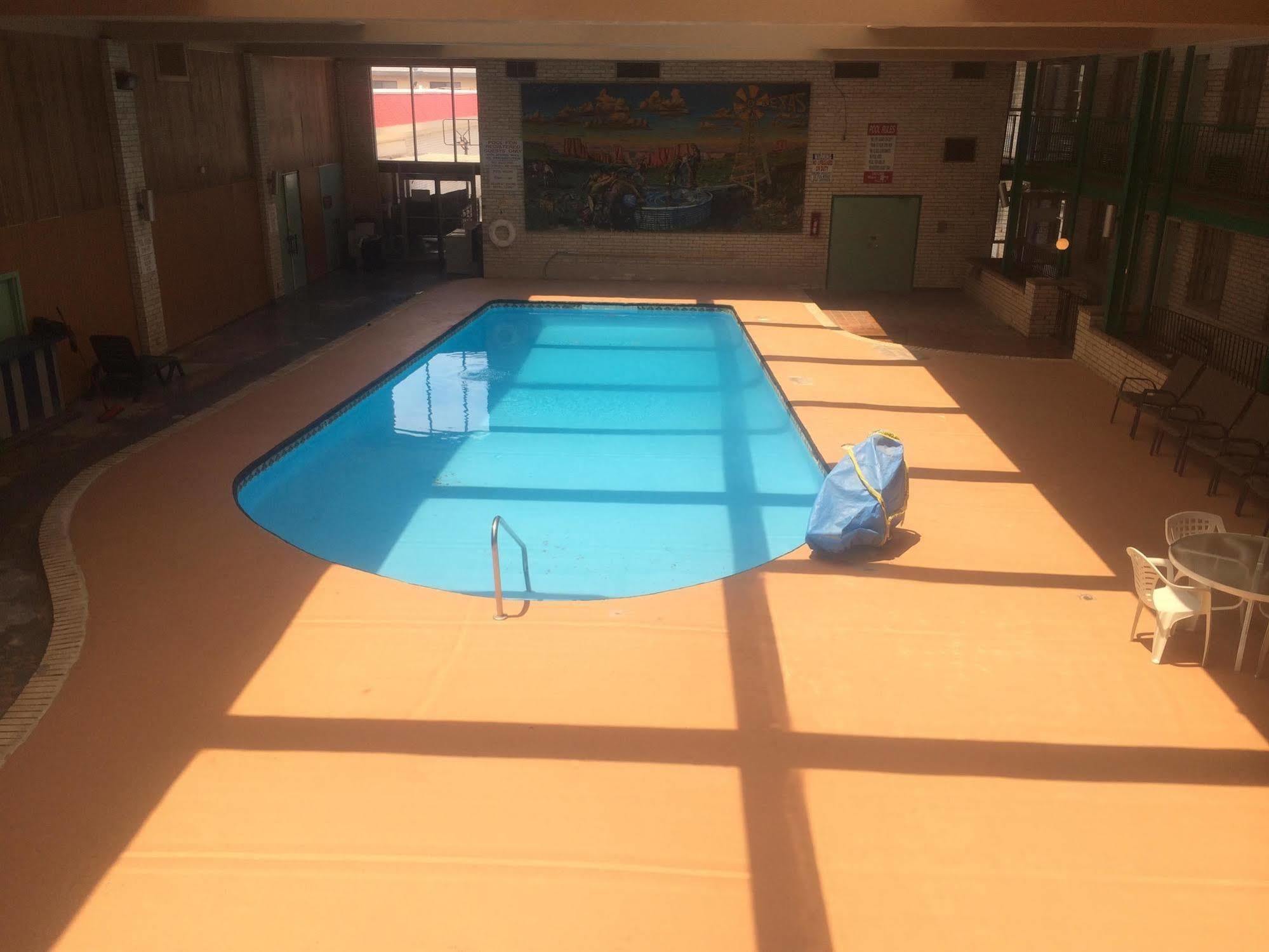 Rest Inn - Extended Stay, I-40 Airport, Wedding & Event Center Αμαρίλο Εξωτερικό φωτογραφία