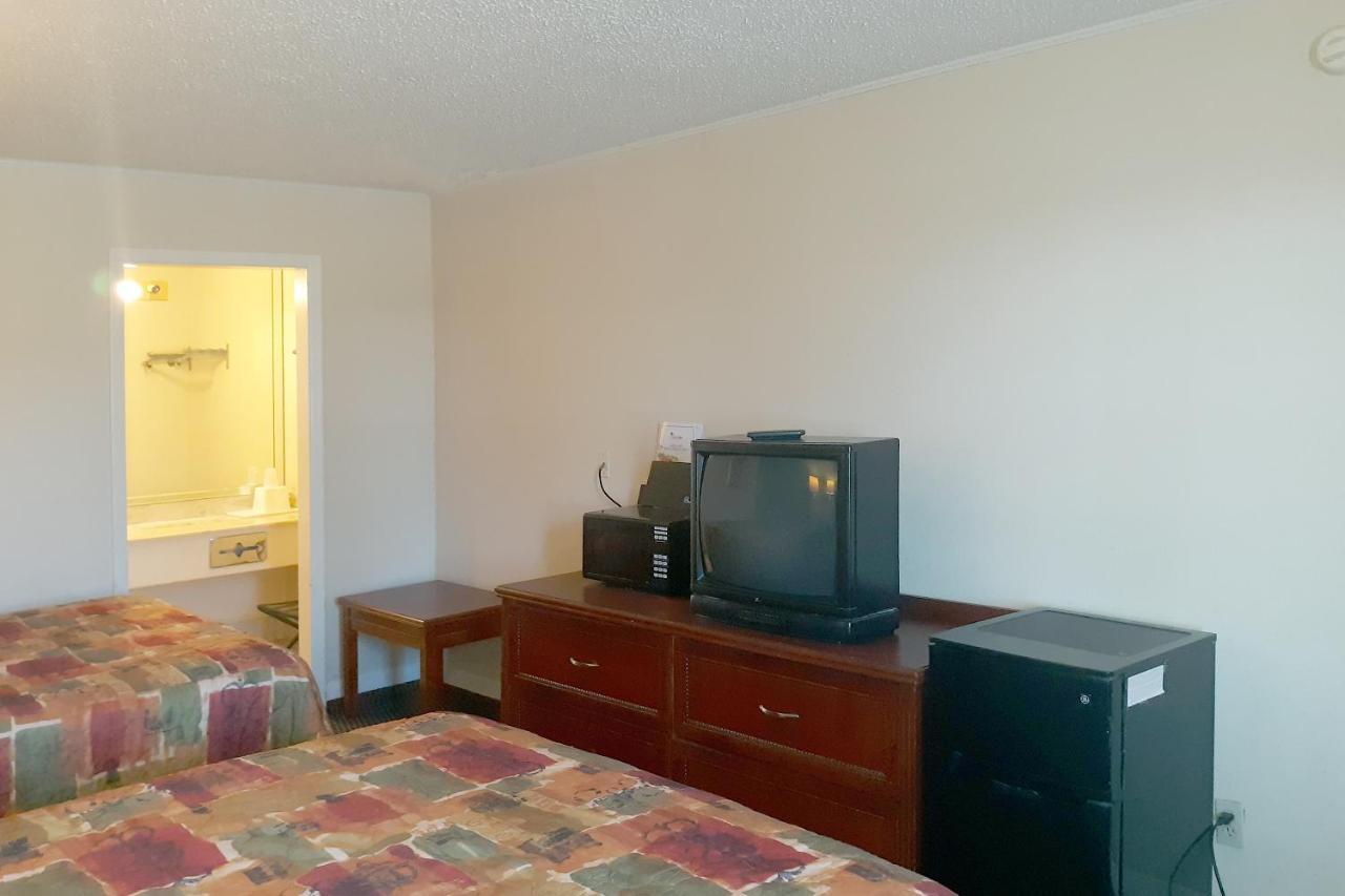 Rest Inn - Extended Stay, I-40 Airport, Wedding & Event Center Αμαρίλο Εξωτερικό φωτογραφία