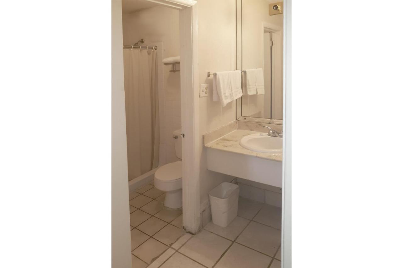 Rest Inn - Extended Stay, I-40 Airport, Wedding & Event Center Αμαρίλο Εξωτερικό φωτογραφία