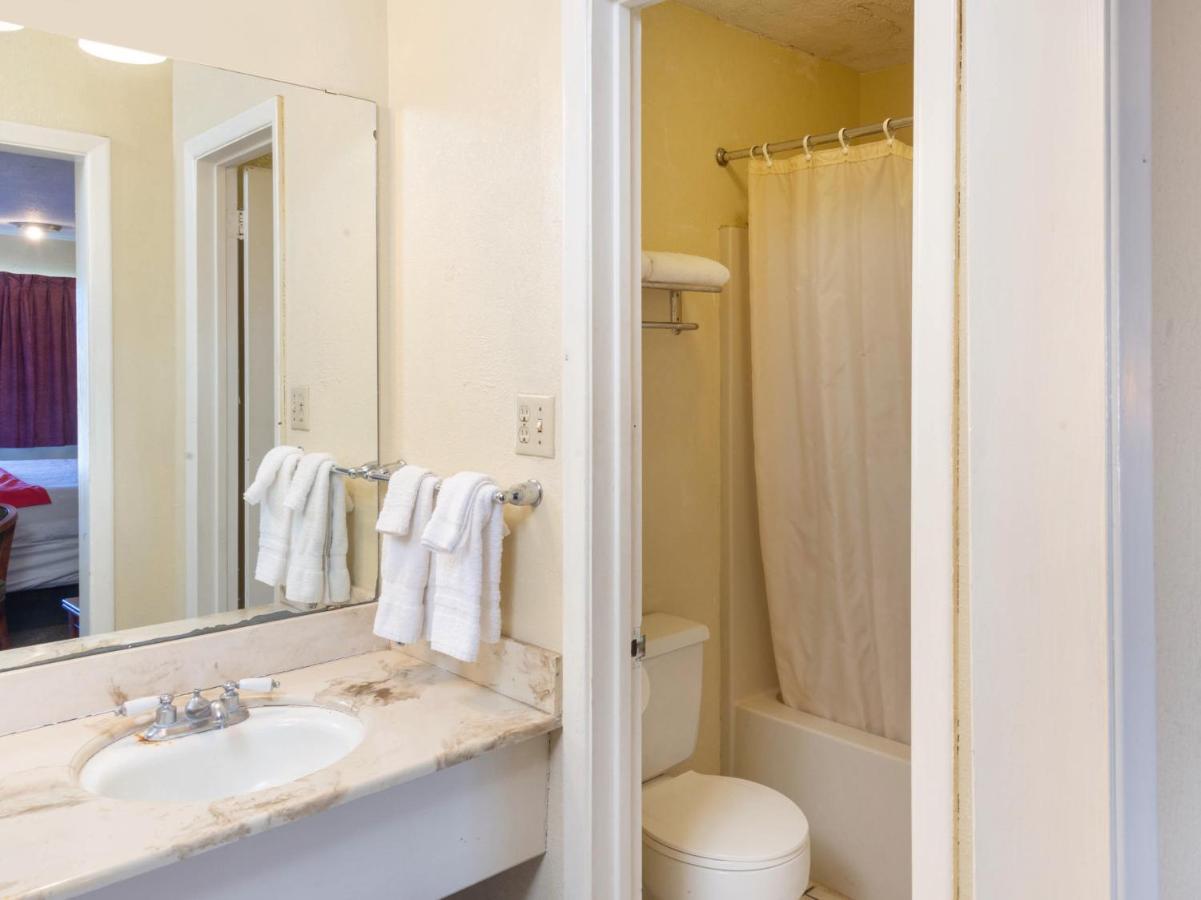 Rest Inn - Extended Stay, I-40 Airport, Wedding & Event Center Αμαρίλο Εξωτερικό φωτογραφία