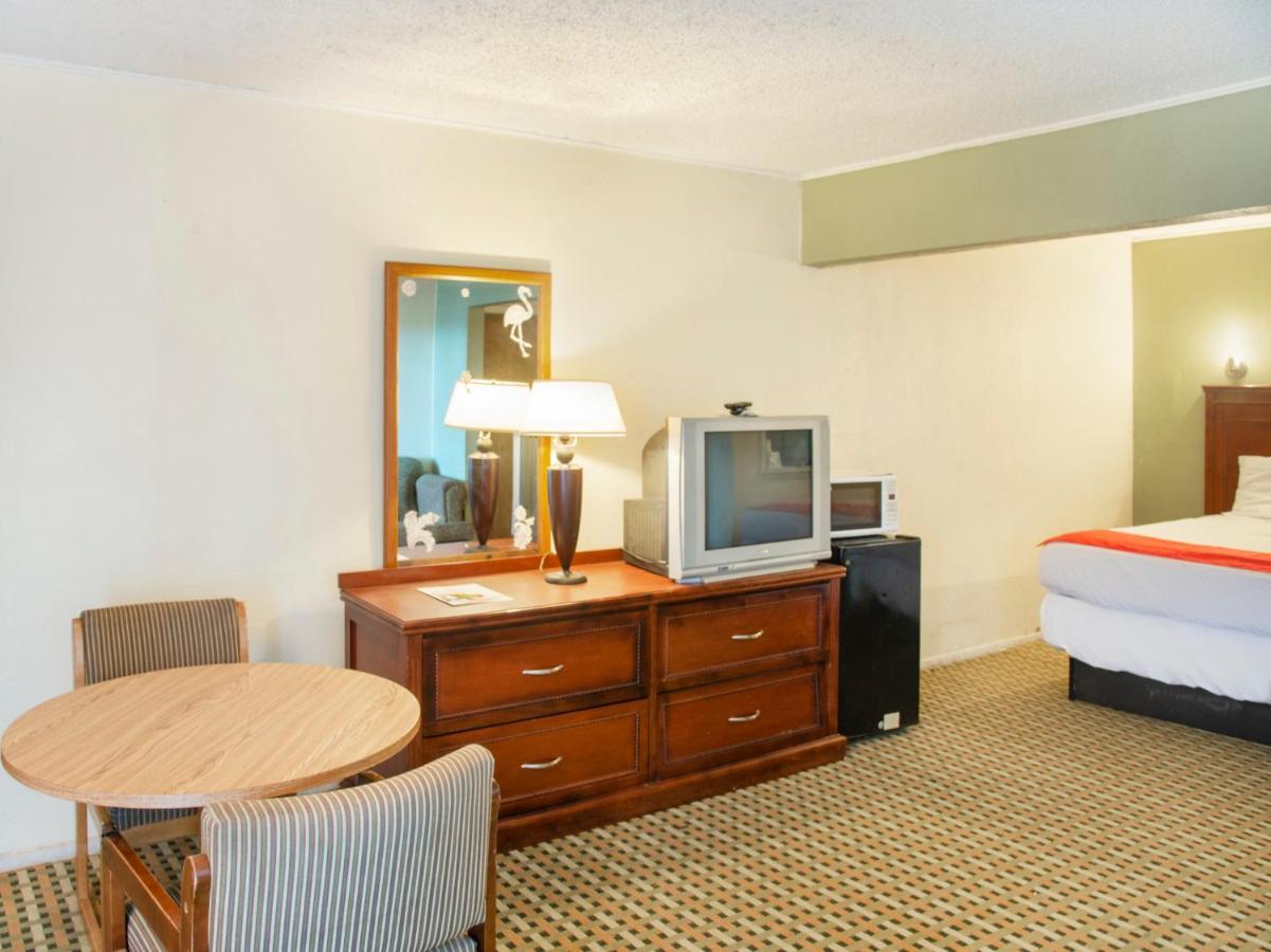 Rest Inn - Extended Stay, I-40 Airport, Wedding & Event Center Αμαρίλο Εξωτερικό φωτογραφία